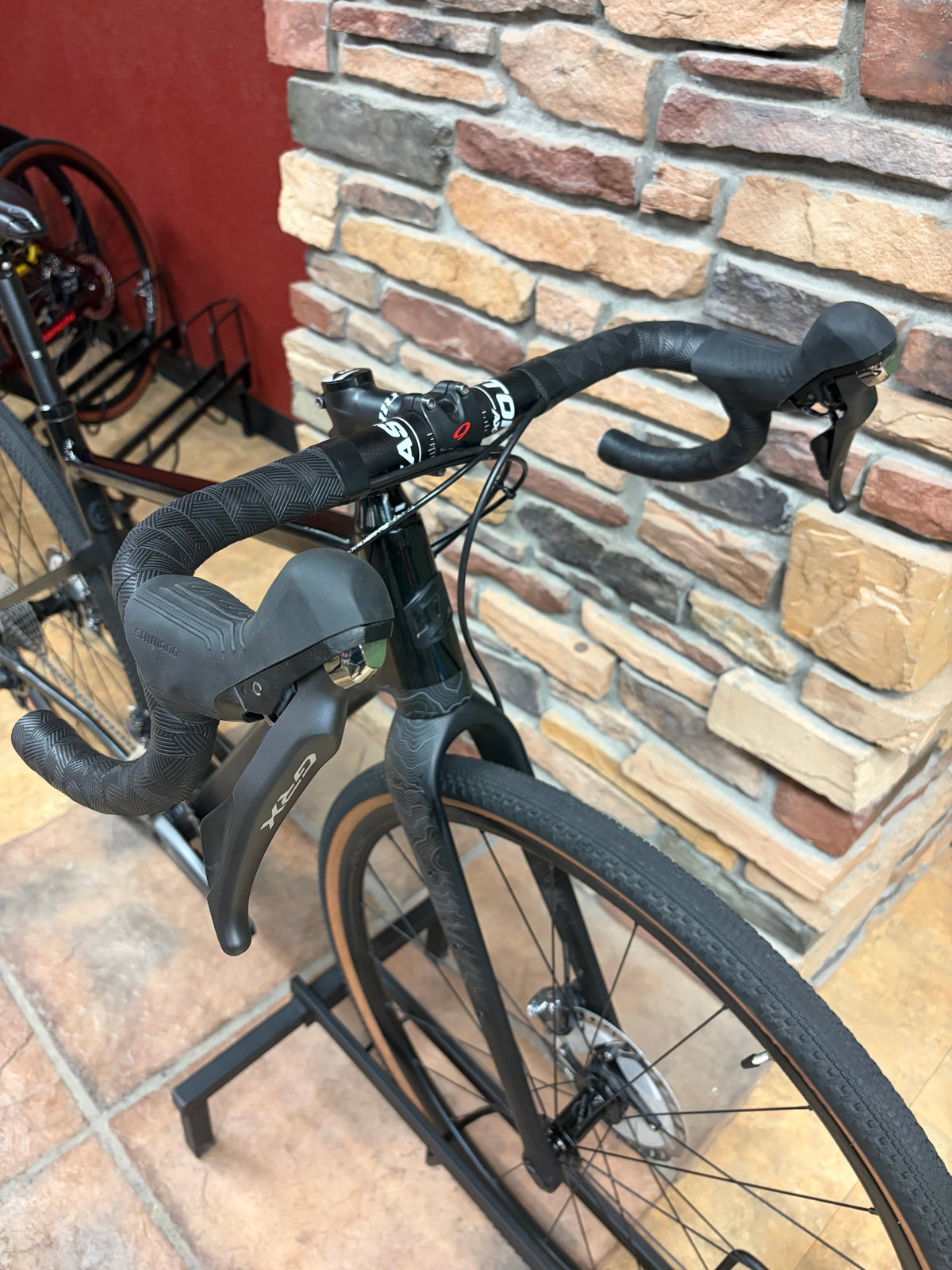 Shop Demo / Used Custom Renegade Shimano GRX 2x11 | Size 54