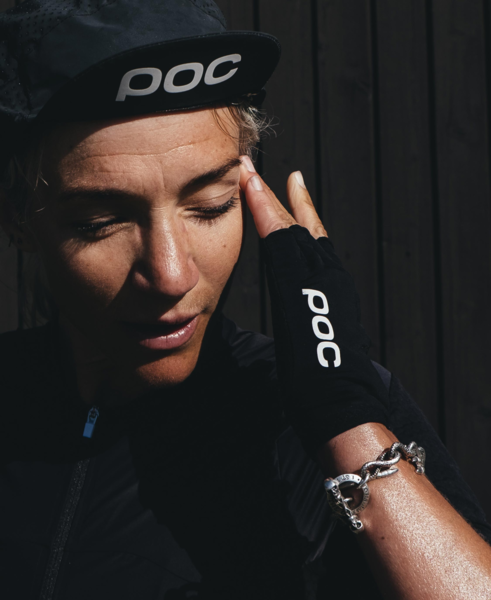 Essential Short Glove