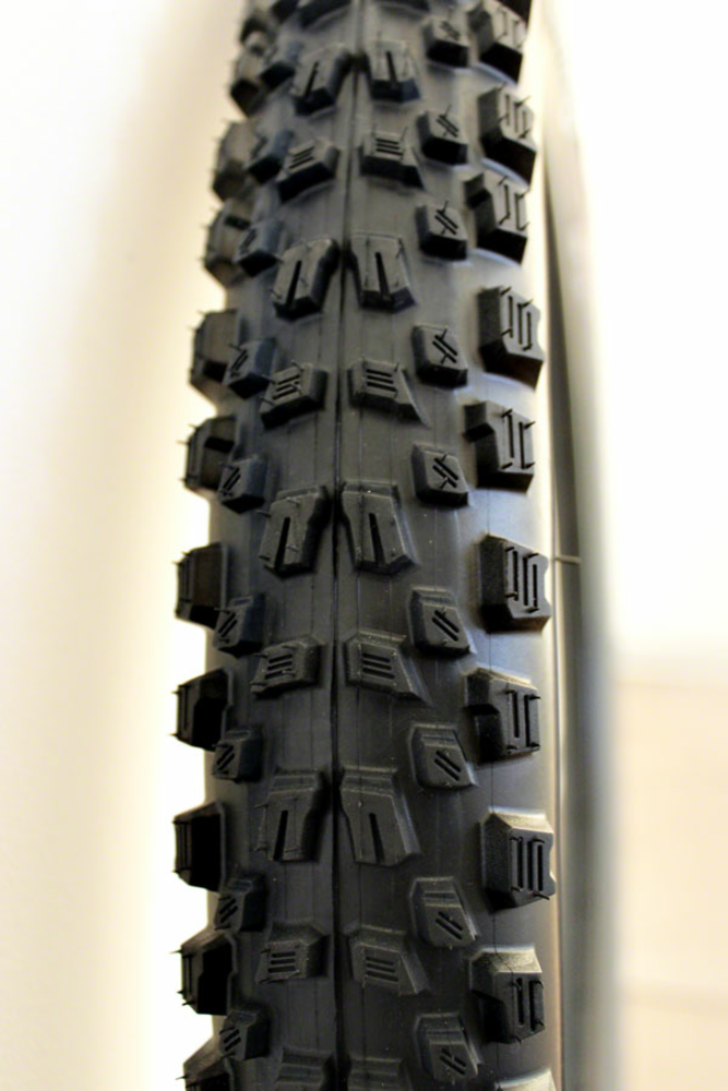 Agarro Tire